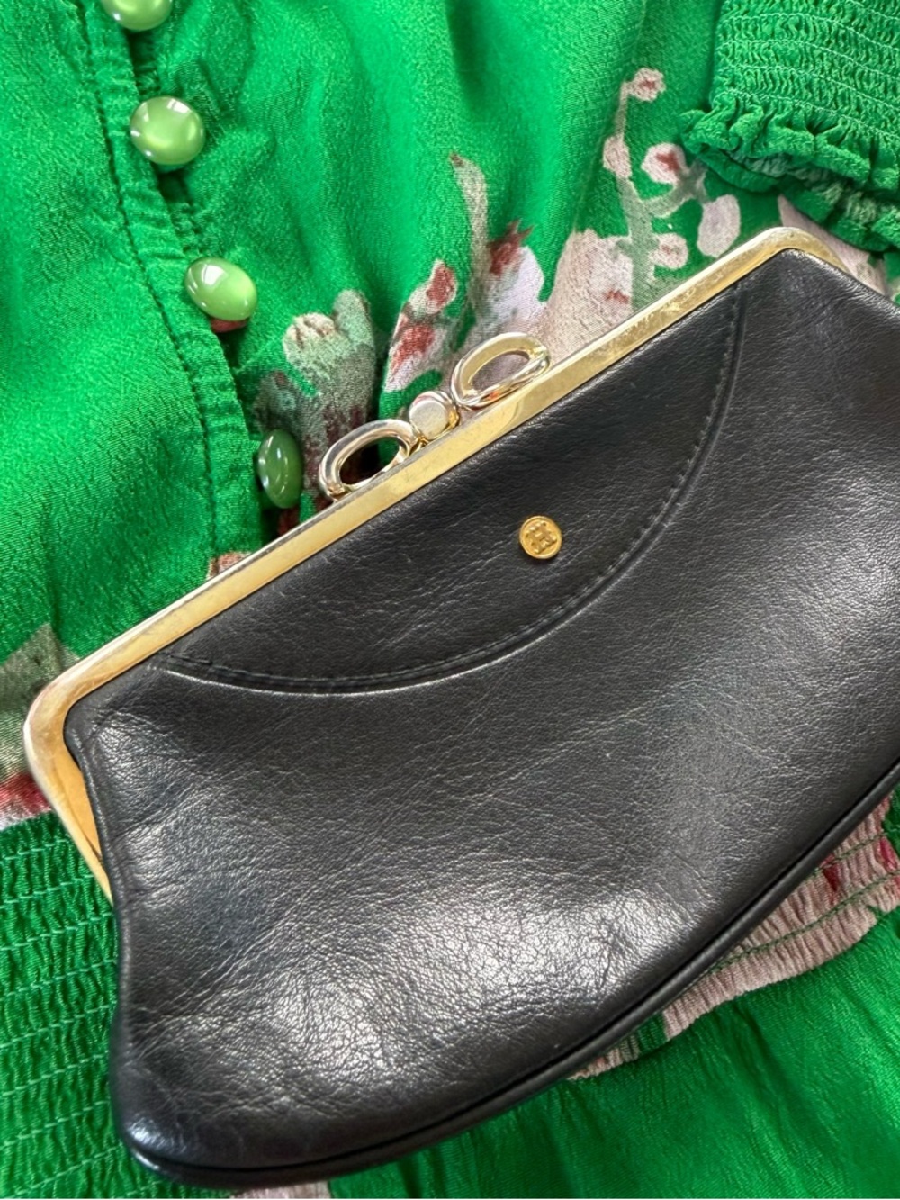 Vintage Black Leather Kiss Lock Clutch Gold Frame Structured Minimalist Classic - Picture 7 of 9